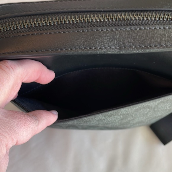 Coach Houston Flight Bag in Signature Canvas NWOT - Picture 11 of 11